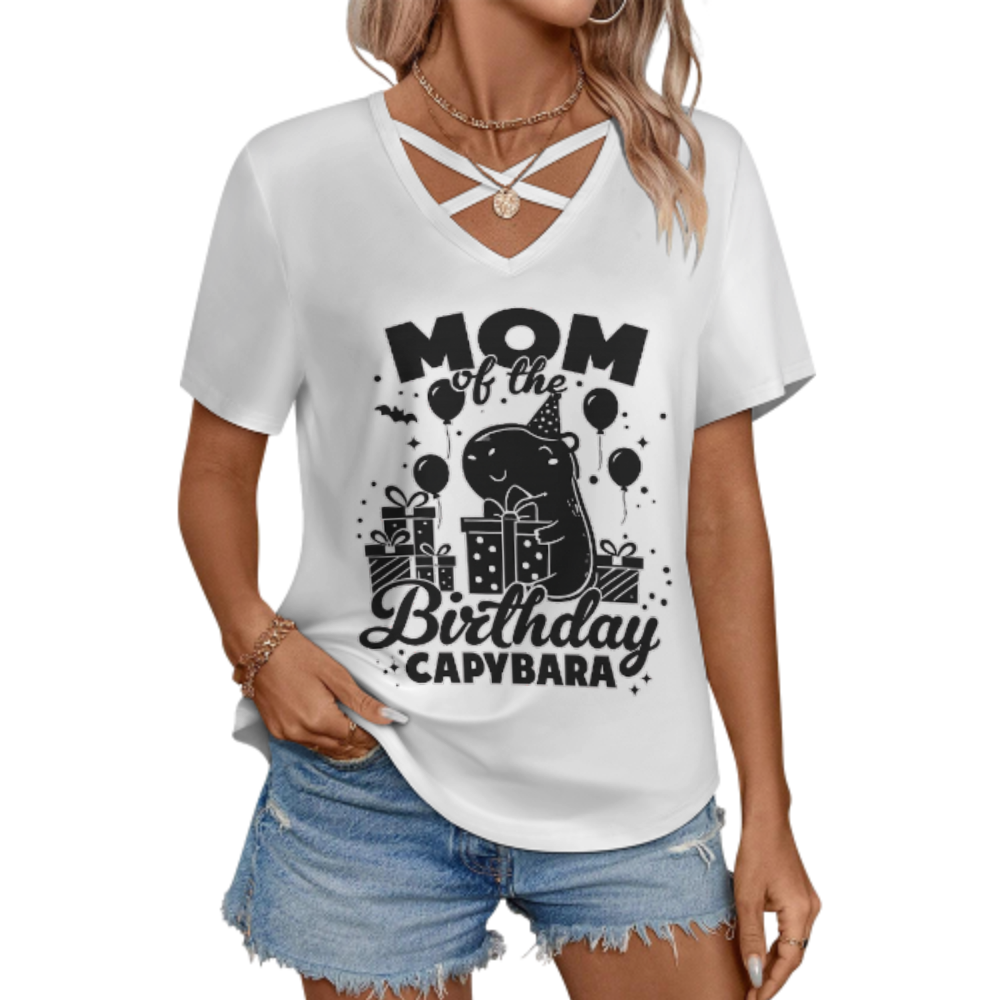 Mom Of The Birthday Capybara Shirt – Cute Party Animal Graphic Tee for Moms(z842)