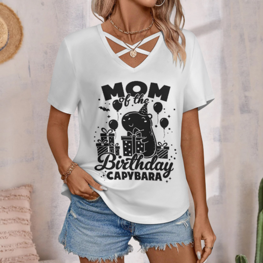 Mom Of The Birthday Capybara Shirt – Cute Party Animal Graphic Tee for Moms(z842)