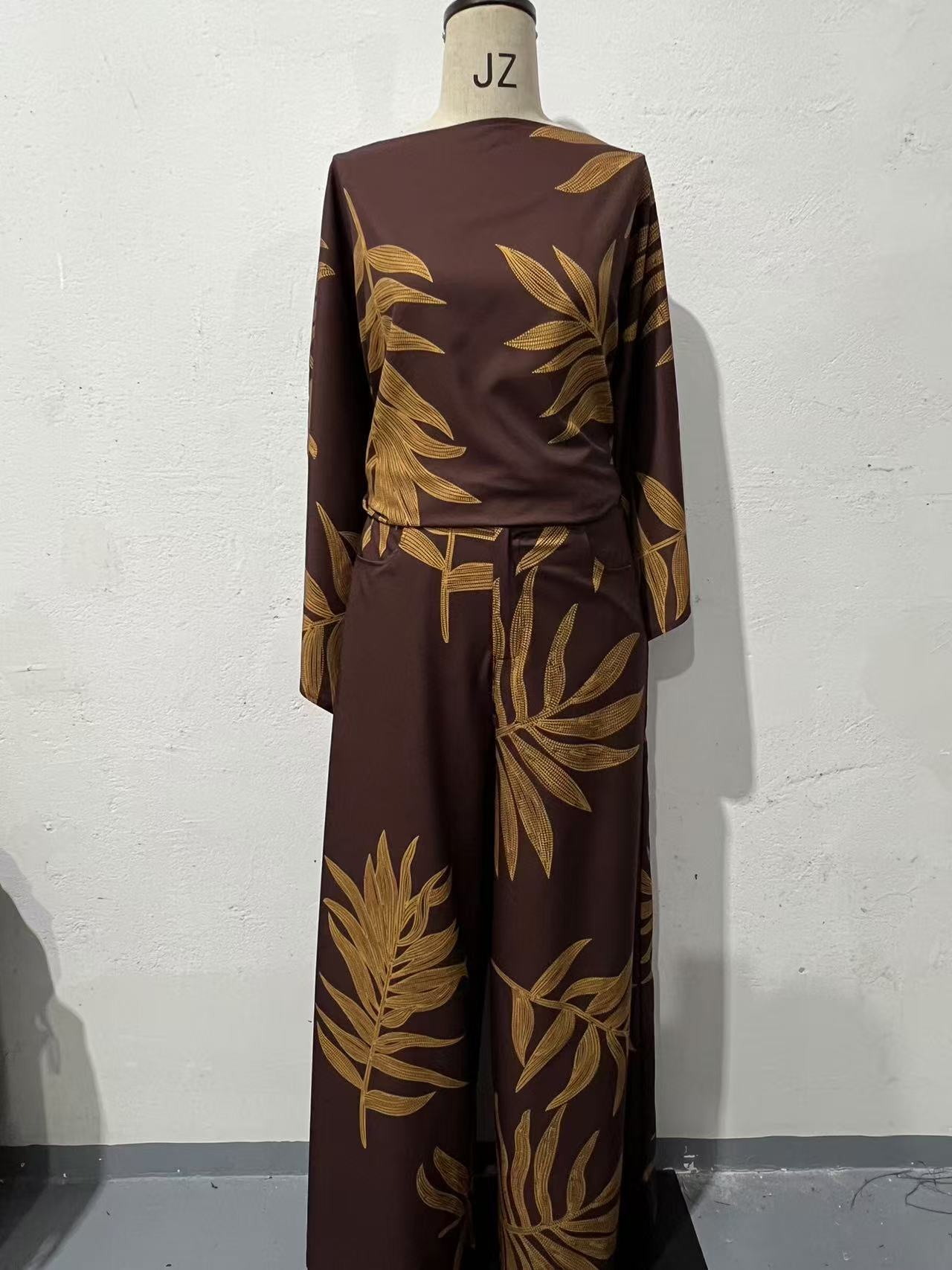 Commuting temperament top and pants two-piece set