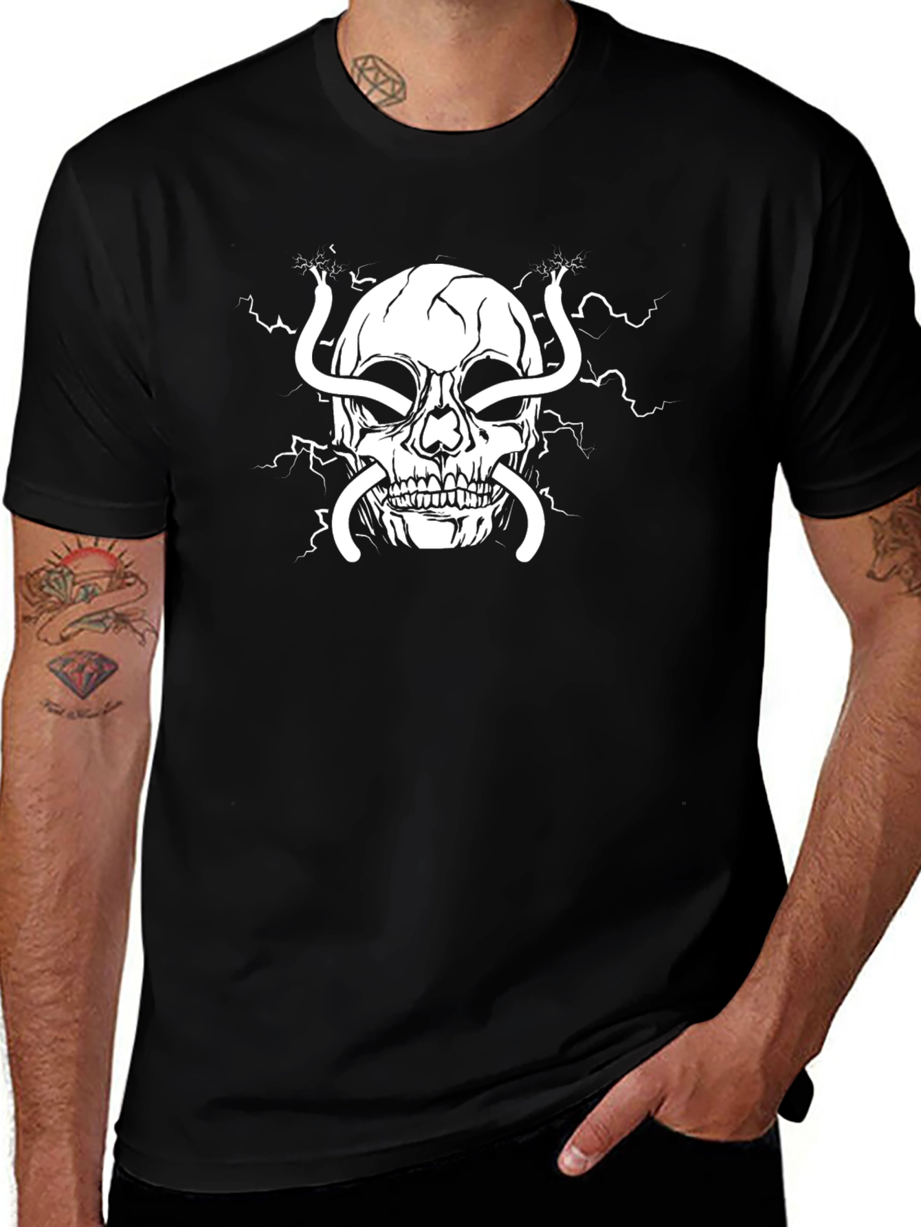 Edgy Skull Graphic Tee - Black Cotton T-Shirt